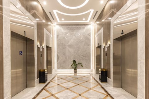 Lobby or reception, elevator