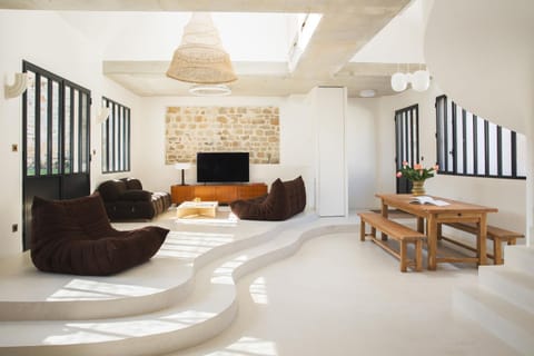 Villa Albertine, 4 chambres en plein cœur de Barbizon proche lisière de Forêt Villa in Barbizon