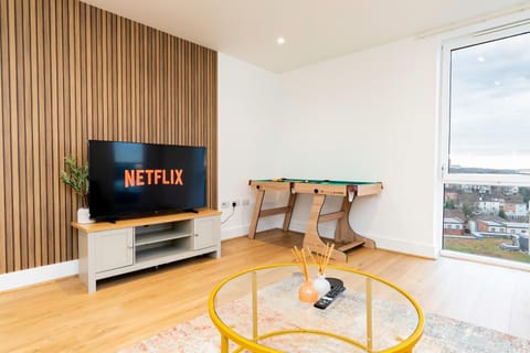 Communal lounge/ TV room, TV and multimedia, View (from property/room), Balcony/Terrace, Living room, Seating area, Dining area, Evening entertainment