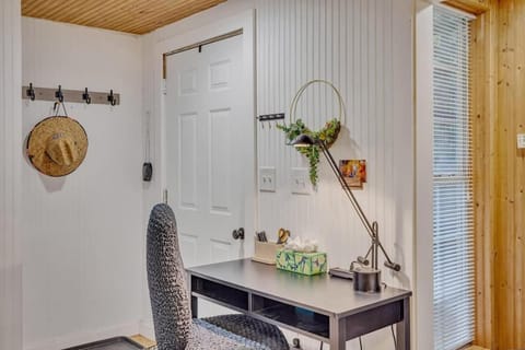 Bare Feet Bunkhouse-Close to beach & dog friendly Apartment in Gulfport