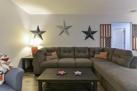 Patriot Place- Walk-in No Stairs House in Branson