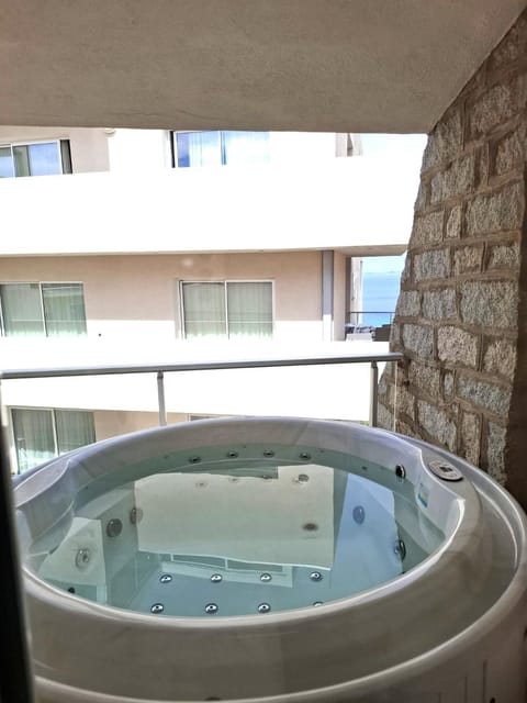 Hot Tub, Open Air Bath