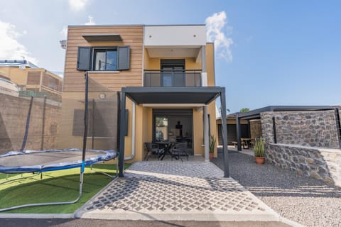 Property building, Patio, Day