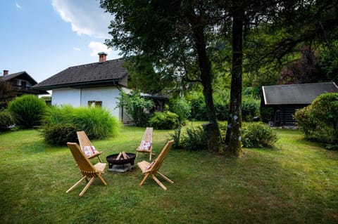 Patio, Day, Garden, Garden view, sunbed