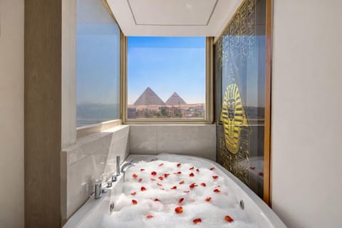 Bed, Natural landscape, Photo of the whole room, Bedroom, Mountain view