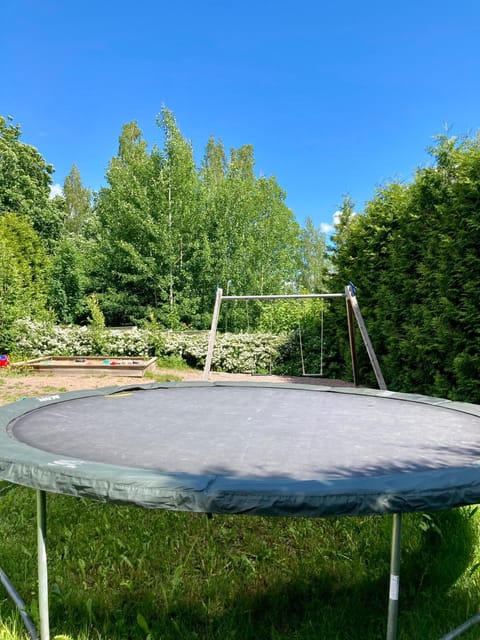 Cozy Holiday Home with Outside Jacuzzi & Sauna Apartment in Uusimaa