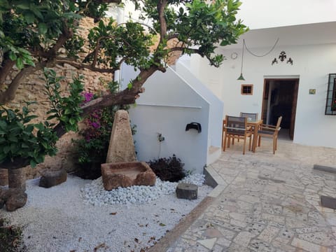 Property building, Patio, Garden, Dining area