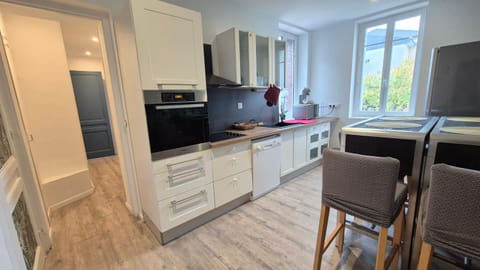 Kitchen or kitchenette, Dining area, dishwasher, oven, stove, toaster