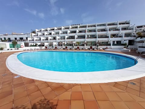 Swimming pool, Swimming pool, sunbed