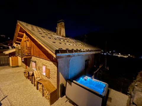 Le Tout Schuss Chalet, SPA Privé, piste de ski à 100m Chalet in Les Deux Alpes