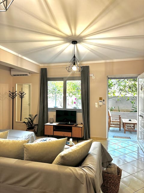 Facade/entrance, Living room, Seating area