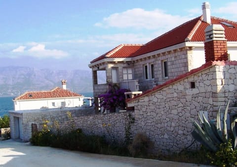 Property building, Quiet street view