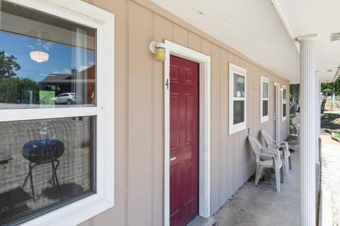 Artilla Cove Cabin 4 - Lake views - Outdoor pool Cabin in Indian Point