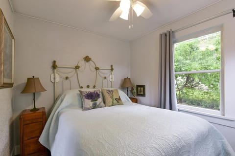 Historic Water Edge #6 - Lakeview House in Rockaway Beach