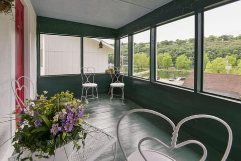 Historic Water Edge #6 - Lakeview House in Rockaway Beach