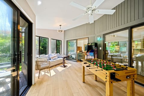 Game Room, Living room