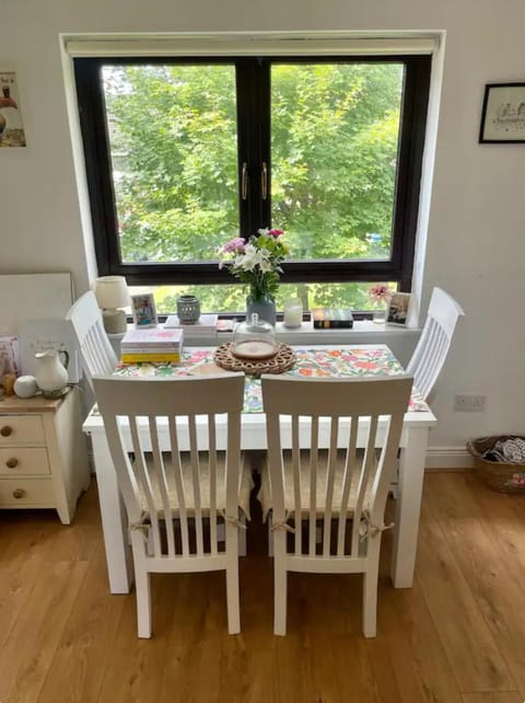 Entire 3 Bed Apartment, close to Dublin Apartment in Ireland