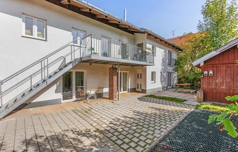 Property building, Spring, Day, Balcony/Terrace, Garden view