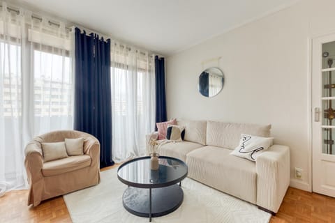 T3 10min from Orly airport and 5min from RER B Apartment in Île-de-France