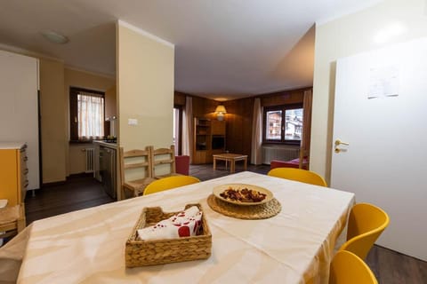 MaR Maturi Appartamenti con due bagni ideali per 6 e 10 persone nel centro di Campiglio Apartment in Madonna di Campiglio