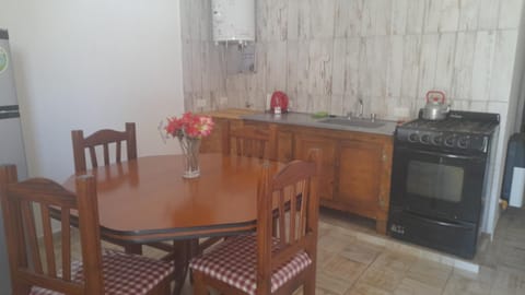 Kitchen or kitchenette, Dining area, oven, pet friendly, stove