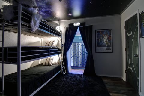 Bed, Decorative detail, Bedroom, children, young children, older children, bunk bed