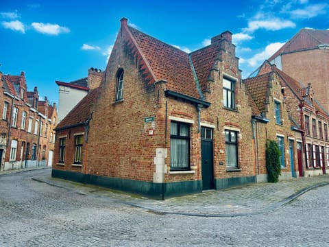 Property building, Neighbourhood, Street view
