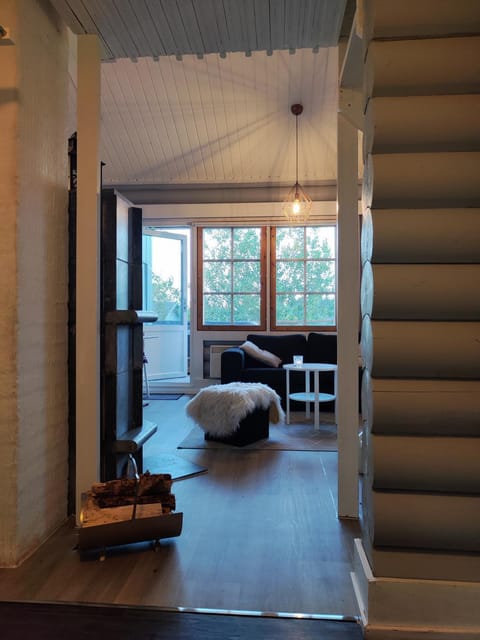 Söpö mökki Himoksella palveluiden vieressä Chalet in Finland