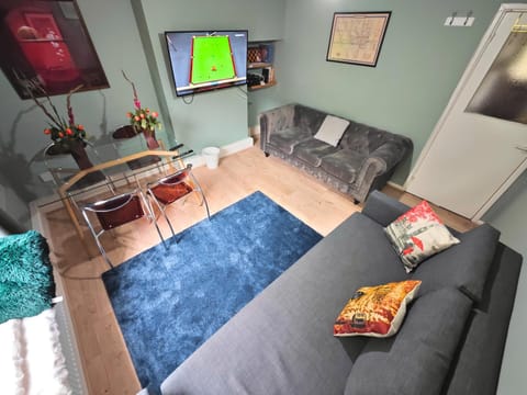 TV and multimedia, Living room, Seating area