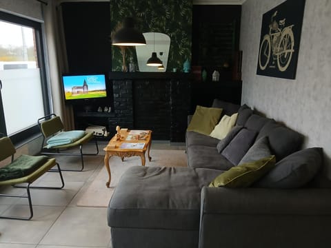 Property building, TV and multimedia, Seating area