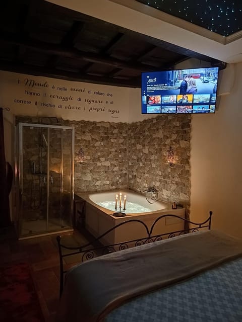 Hot Tub, TV and multimedia