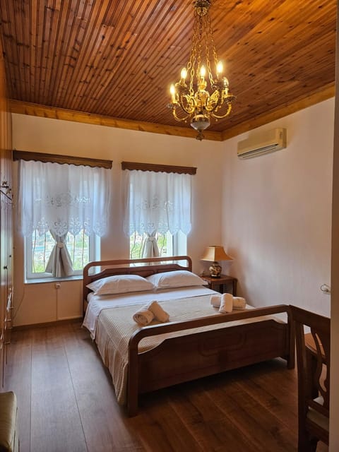 Bed, Bedroom, air conditioner