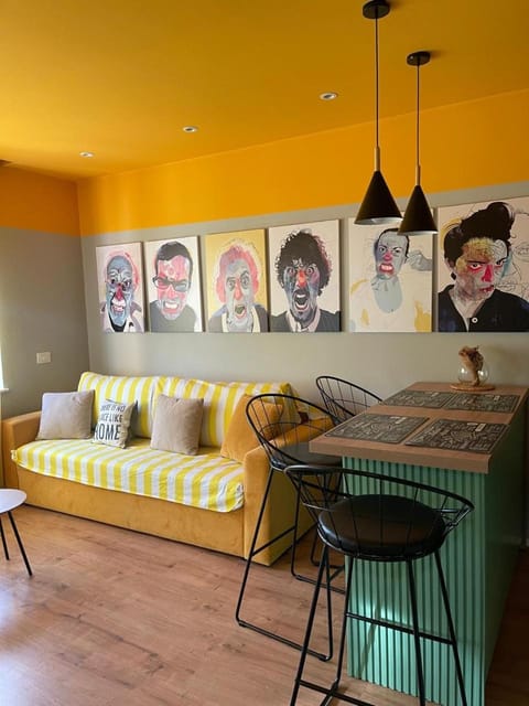 Living room, Dining area