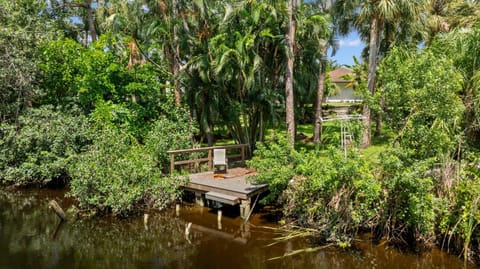 Holiday Heaven 4 b 3b Pool BBQ House in North Naples