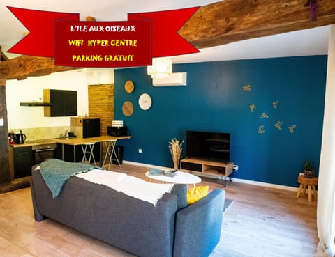 Communal lounge/ TV room, TV and multimedia, Living room, Seating area
