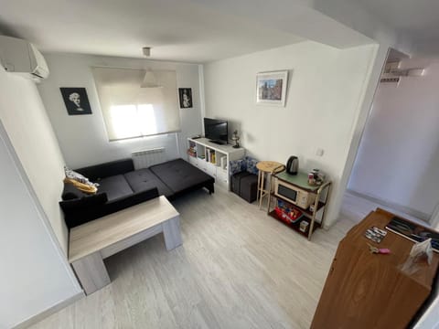 TV and multimedia, Living room, Seating area, Evening entertainment