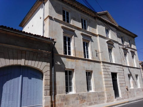 Property building, Facade/entrance