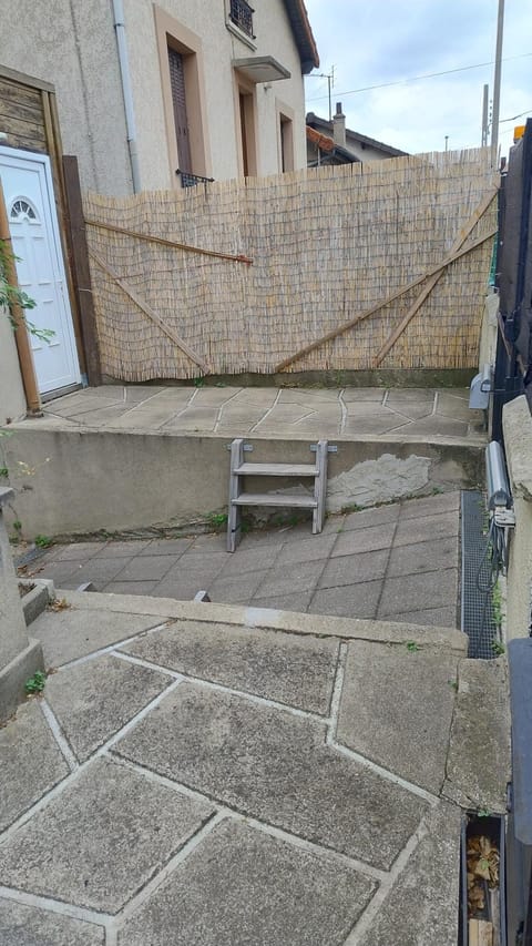 Cozy cottage Paris Suburb! Chalet in Île-de-France