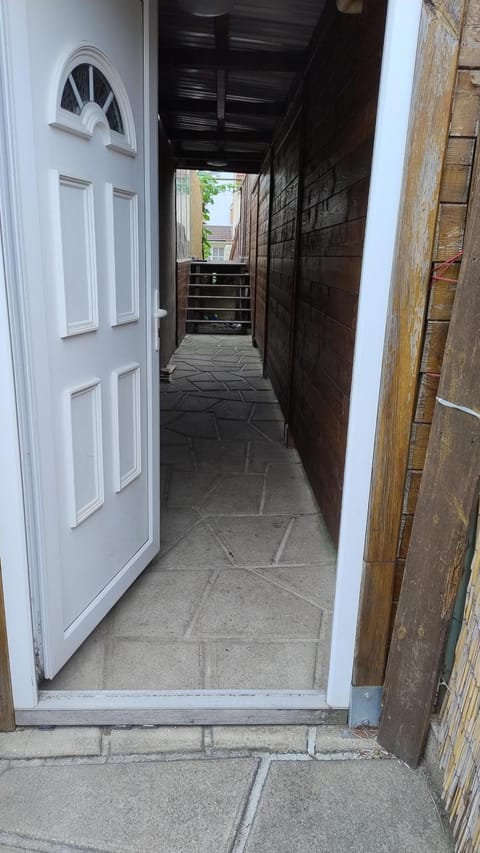 Cozy cottage Paris Suburb! Chalet in Île-de-France