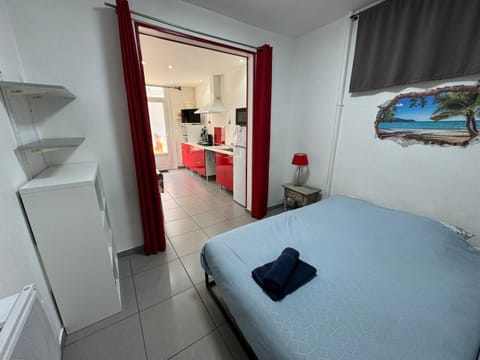 Photo of the whole room, wardrobe