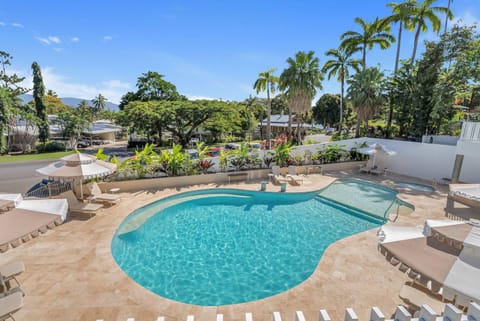 Pool view, Swimming pool, sunbed