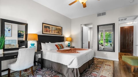 LV033 Quaint Downstairs Legacy Villas Suite Inn in Indian Wells