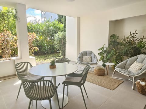 Garden, Living room, Dining area, Garden view