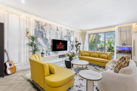 TV and multimedia, Living room, Seating area, Evening entertainment