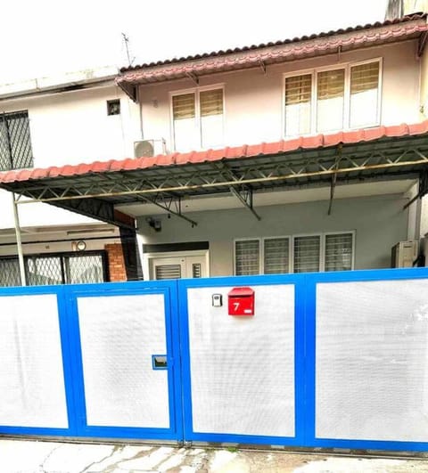 Property building, Day