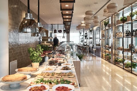 Restaurant/places to eat, Restaurant/places to eat, Food and drinks, Food, Area and facilities, Supermarket/grocery shop, Meals, Breakfast, Buffet breakfast, Italian breakfast