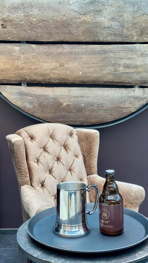 Property building, Seating area