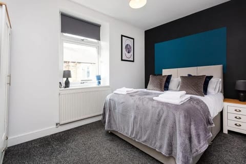 Stylish 3BR home in Burnley - ideal for all guest types- Free Parking Available House in Burnley