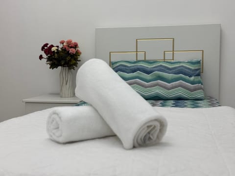 Bed, Photo of the whole room, Bedroom, towels