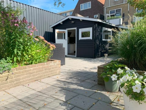 Property building, Day, Garden, Garden view
